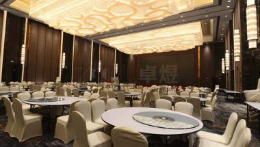 酒店工程燈具營(yíng)造一種比較溫馨的氛圍   